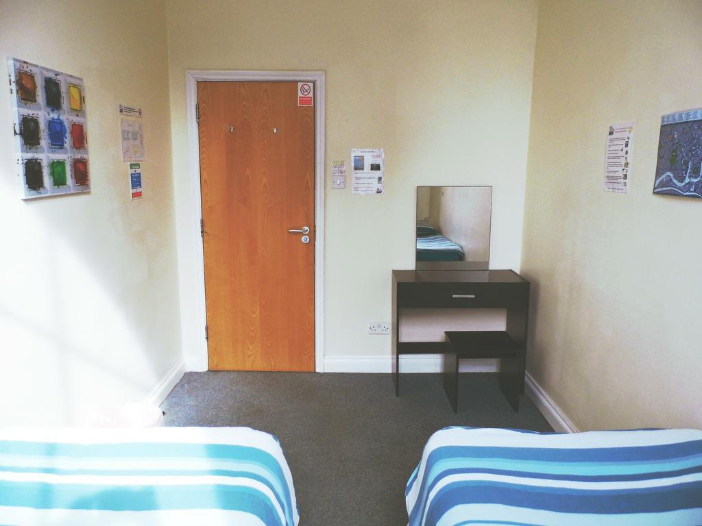 The Queens Hostel Бристоль Экстерьер фото