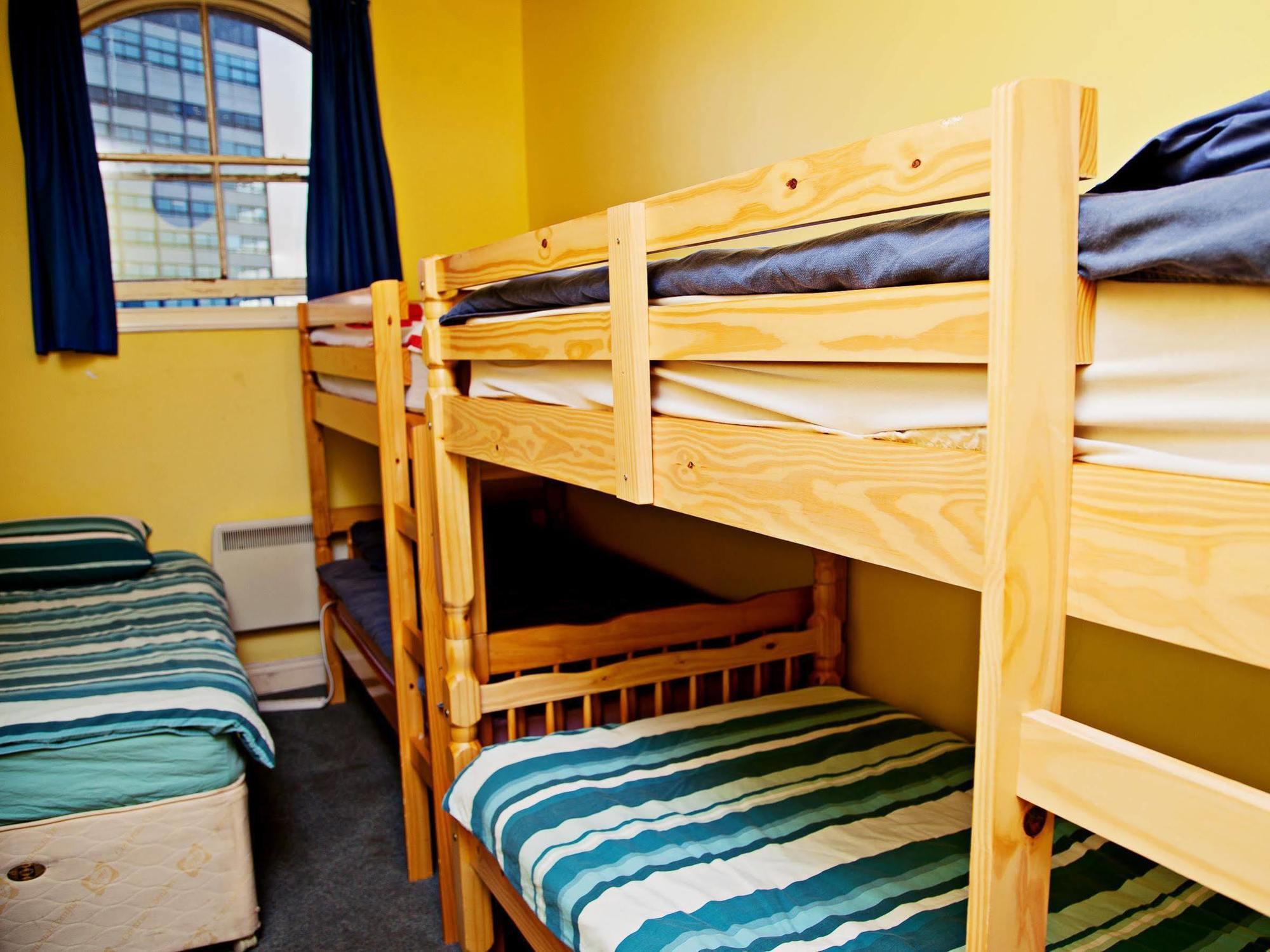 The Queens Hostel Бристоль Экстерьер фото