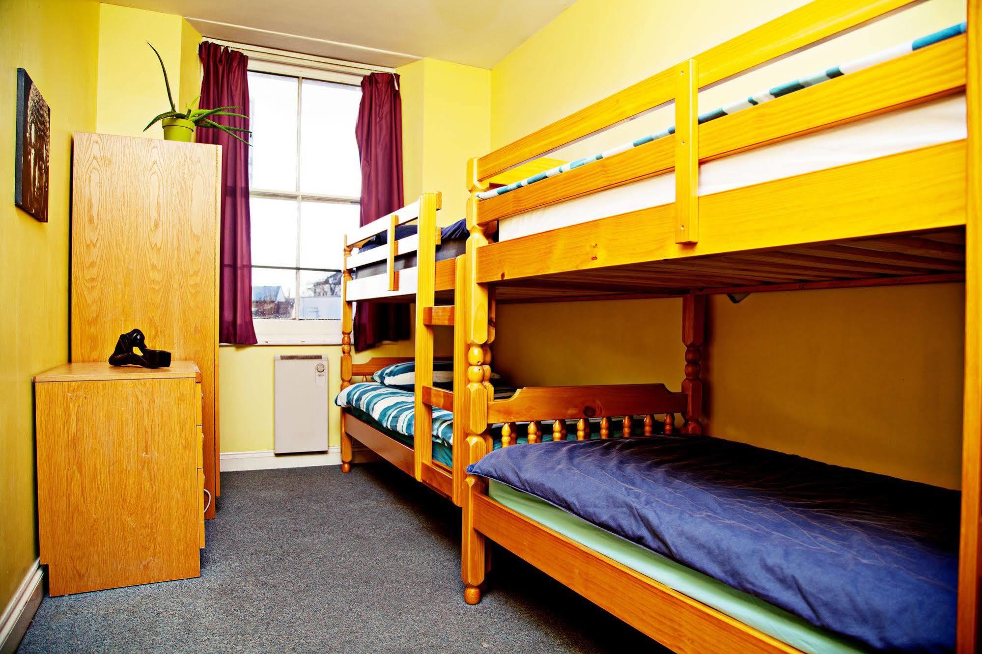 The Queens Hostel Бристоль Экстерьер фото