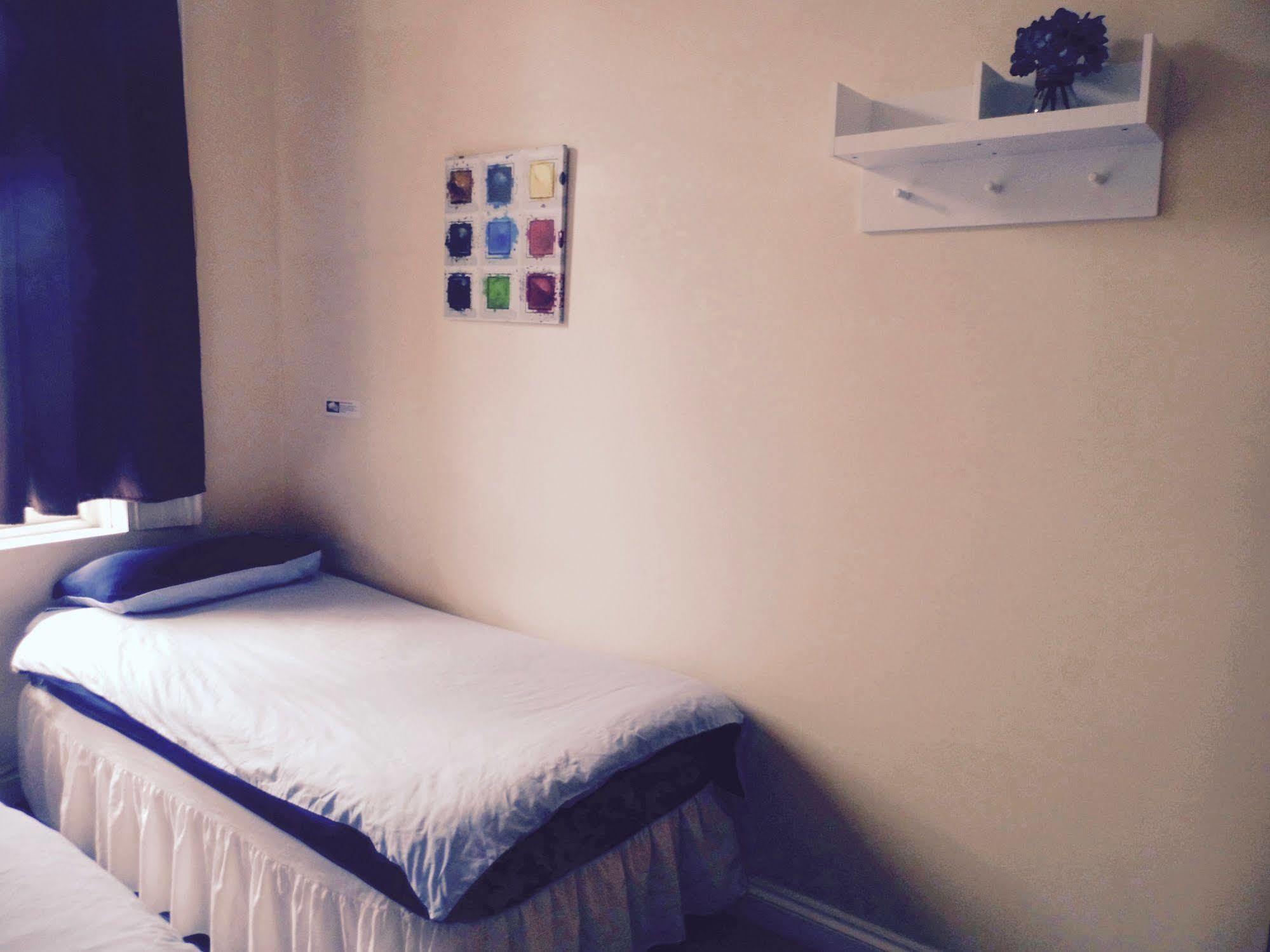 The Queens Hostel Бристоль Экстерьер фото